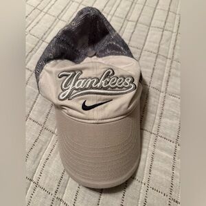 Vintage Nike Yankees hat